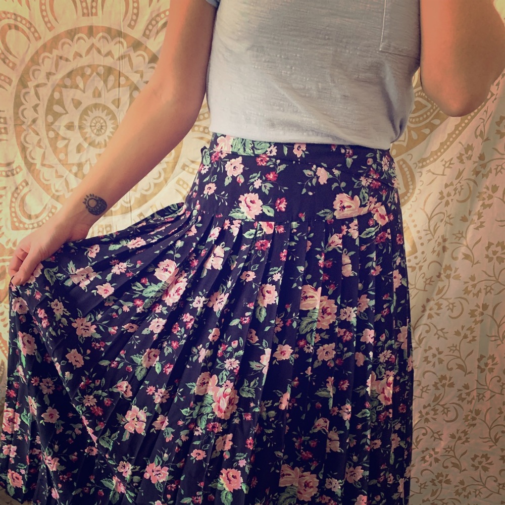 Long floral maxi skirt with high waist